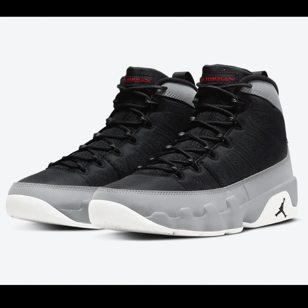 ❌SOLD❌ Air Jordan Retro 9 “Particle Grey” sneakers, New in Box, M9 - Picture 2 of 12